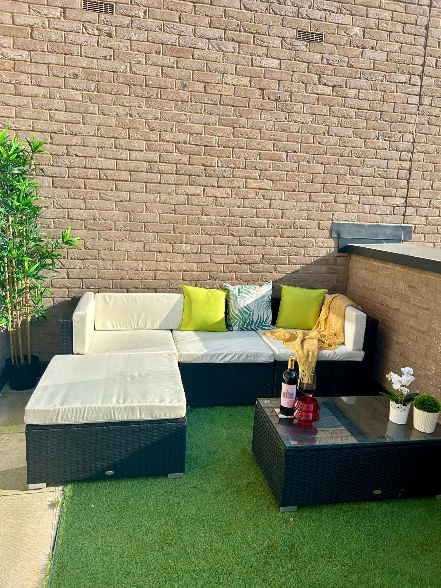 Comfortable Double Room & Single Room In Vibrant Hatfield Neighbourhood 외부 사진